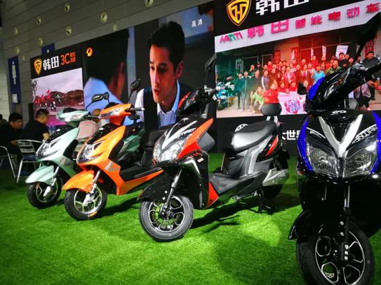 韓田的産(chan)品男神女(nǚ)神很配！