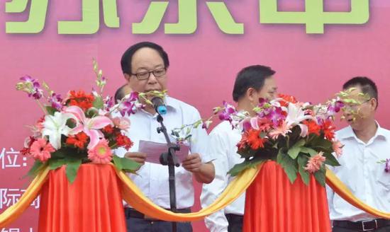 中國輕工(gong)業聯合會(huì)副會長、中(zhong)國自行車(che)協會理事(shì)長馬中超(chao)先生緻辭(ci)